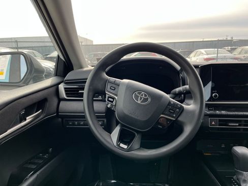 Used 2025 Toyota Camry LE image 27