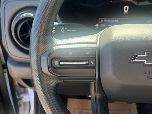 Used 2023 Chevrolet Colorado Trail Boss w/ Technology Package AWD/4WD image 30