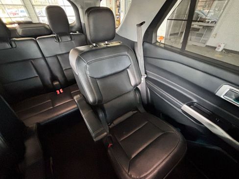 Used 2024 Ford Explorer Limited image 40