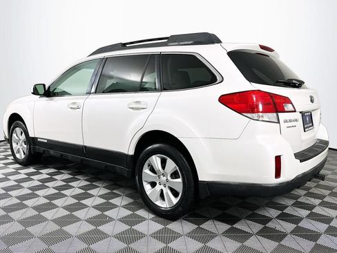Used 2010 Subaru Outback 3.6R Limited AWD/4WD image 6