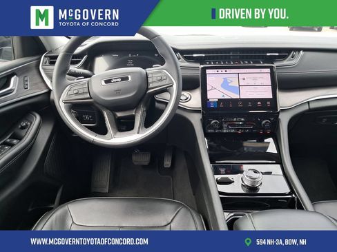 Used 2023 Jeep Grand Cherokee Limited w/ Black Appearance Package AWD/4WD image 23