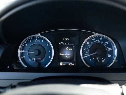 Used 2016 Toyota Camry LE image 34