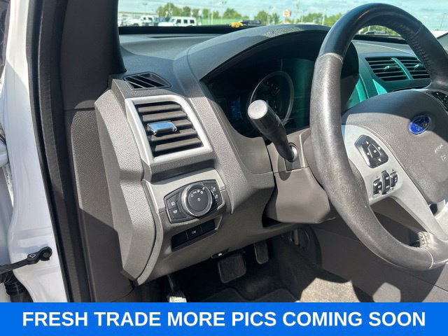 Used 2015 Ford Explorer XLT w/ Equipment Group 202B FWD image 26