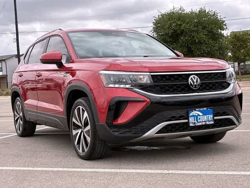 Used 2022 Volkswagen Taos SE FWD image 10