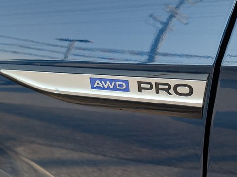 Used 2023 Volkswagen ID.4 Pro AWD/4WD image 9
