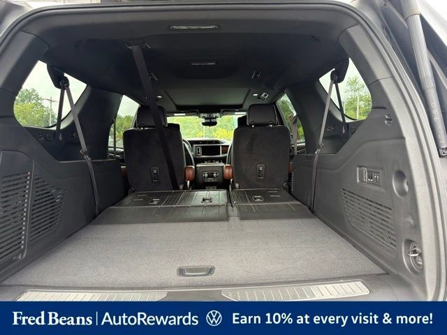Used 2023 GMC Yukon XL Denali Ultimate AWD/4WD image 16