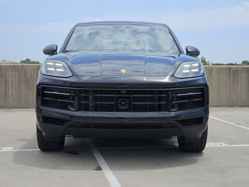 Certified 2026 Porsche Cayenne AWD/4WD image 11