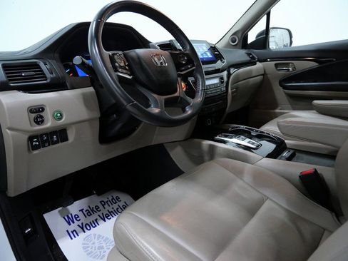 Used 2022 Honda Pilot Touring image 12