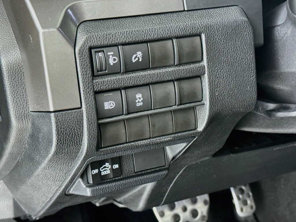 Used 2024 Toyota Tacoma TRD Sport AWD/4WD image 11