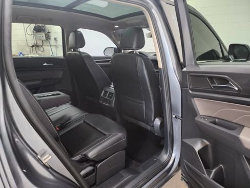 Used 2021 Volkswagen Atlas SE w/ Panoramic Sunroof Package AWD/4WD image 32