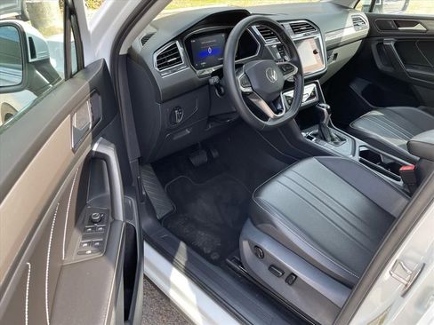 Used 2022 Volkswagen Tiguan SE image 5