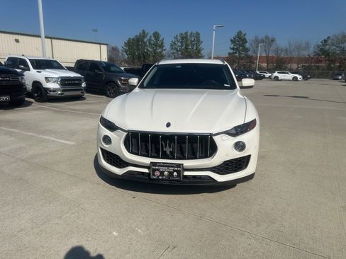 Used 2017 Maserati Levante S image 2
