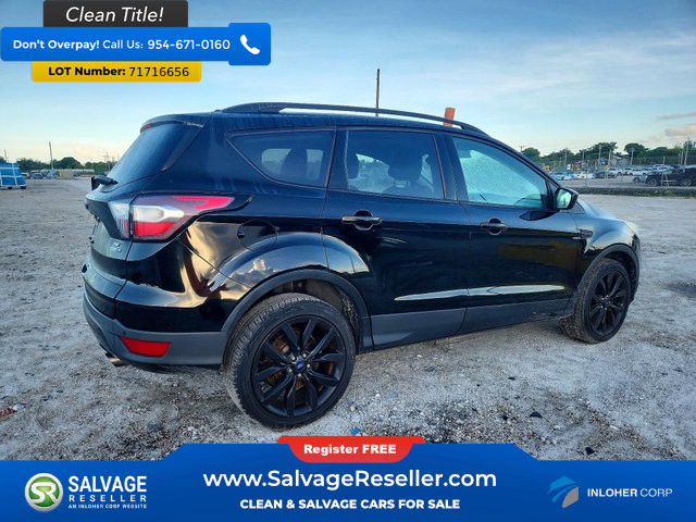 Used 2017 Ford Escape SE w/ Equipment Group 201A AWD/4WD image 4