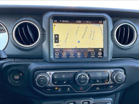 Certified 2020 Jeep Gladiator Overland AWD/4WD image 36