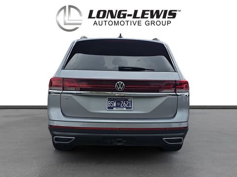 Certified 2025 Volkswagen Atlas SE FWD image 5