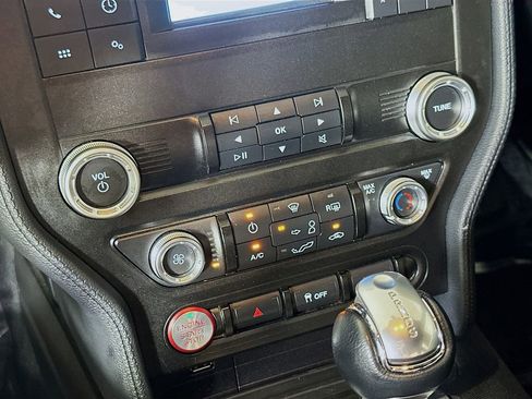 Used 2020 Ford Mustang Coupe image 25