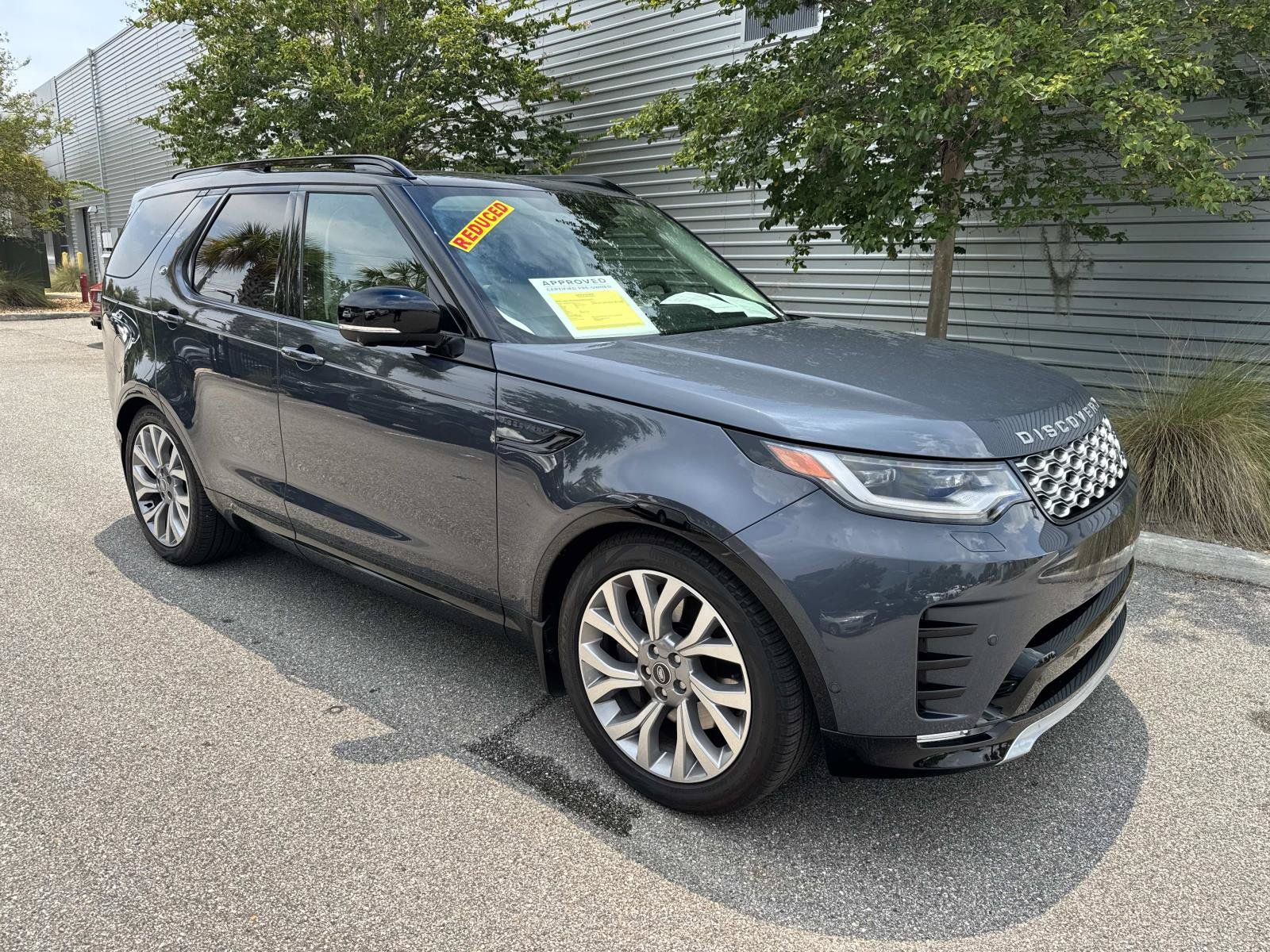 Certified 2026 Land Rover Discovery Limited Edition AWD/4WD image 4