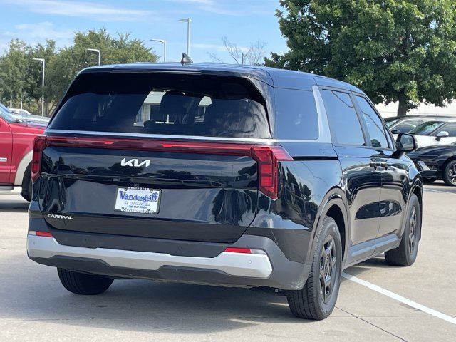 Used 2025 Kia Carnival FWD image 4