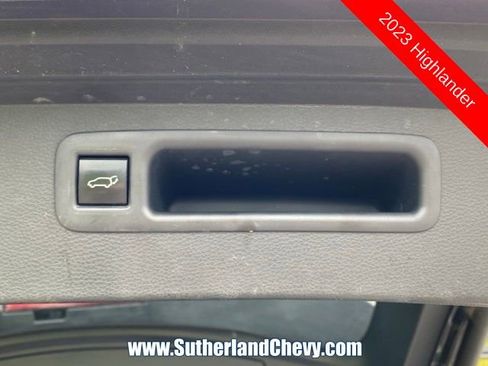 Used 2023 Toyota Highlander XLE image 47