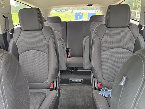 Used 2015 Chevrolet Traverse LT FWD image 4