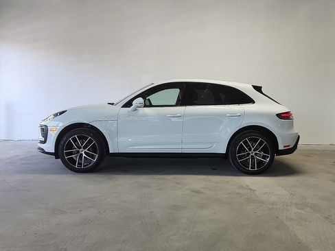 New 2026 Porsche Macan AWD/4WD image 2