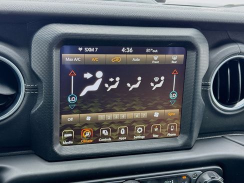 Used 2023 Jeep Wrangler Unlimited Sahara AWD/4WD image 12