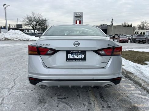 New 2025 Nissan Altima 2.5 SL AWD/4WD image 16