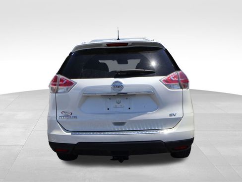 Used 2016 Nissan Rogue SV FWD image 11