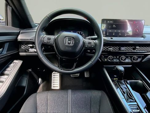 Used 2025 Honda Accord Sport image 9