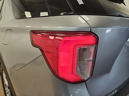 Used 2022 Ford Explorer Limited w/ Equipment Group 301A image 39