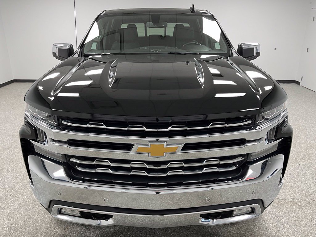 Used 2021 Chevrolet Silverado 1500 LTZ AWD/4WD image 3