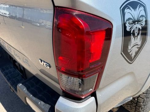 Used 2023 Toyota Tacoma SR5 AWD/4WD image 14