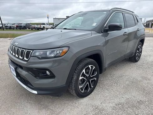 Used 2023 Jeep Compass Limited AWD/4WD image 1