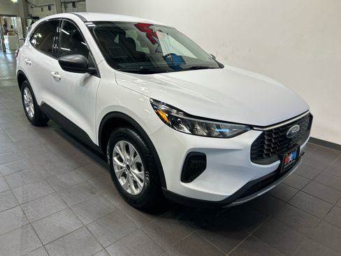 Used 2024 Ford Escape Active FWD image 2