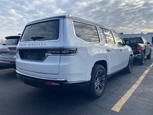 Used 2023 Jeep Grand Wagoneer 4WD image 10