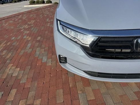 Certified 2024 Honda Odyssey Touring image 21