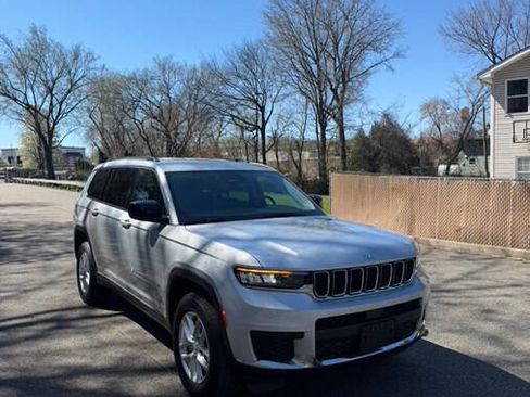 Used 2022 Jeep Grand Cherokee L Laredo w/ Luxury Tech Group I image 2