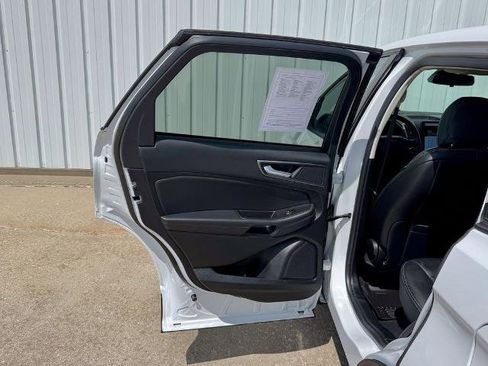 Certified 2024 Ford Edge SE w/ Black Appearance Package AWD/4WD image 15