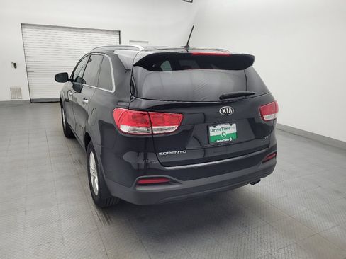 Used 2017 Kia Sorento AWD image 6