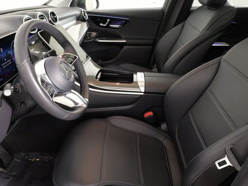 Used 2024 Mercedes-Benz GLC 300 4MATIC image 28