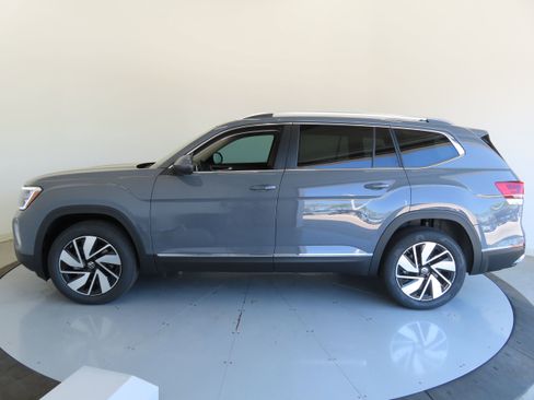 New 2025 Volkswagen Atlas SEL image 8