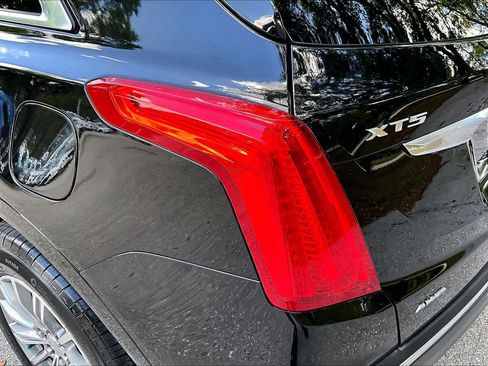 Used 2017 Cadillac XT5 Luxury w/ Driver Awareness Package AWD/4WD image 28