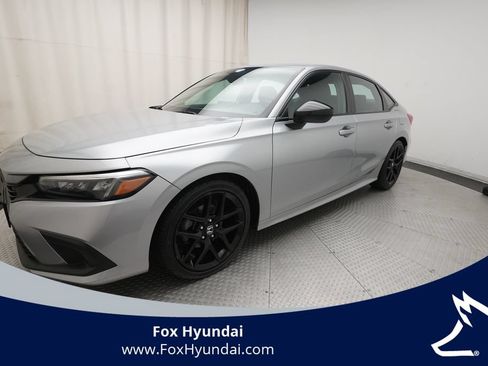 Used 2024 Honda Civic Sport image 1