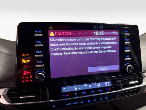 Certified 2024 Toyota Sienna XLE FWD image 21