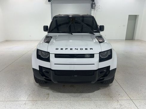 Used 2025 Land Rover Defender 110 X-Dynamic SE AWD/4WD image 8