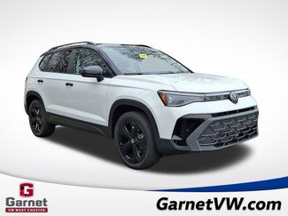 New 2026 Volkswagen Taos SE video 1