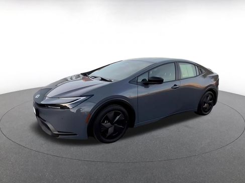 Used 2025 Toyota Prius LE image 8