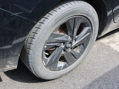 Used 2022 Hyundai Elantra SEL FWD image 5