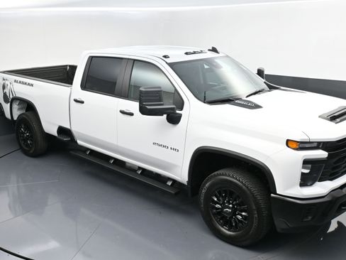 Used 2025 Chevrolet Silverado 2500 W/T image 46