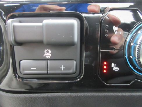 New 2026 GMC Sierra 2500 SLE image 17